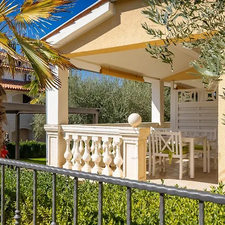 Apartment Olea Fuer 4 Personen