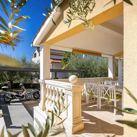 Apartment Olea Fuer 4 Personen *